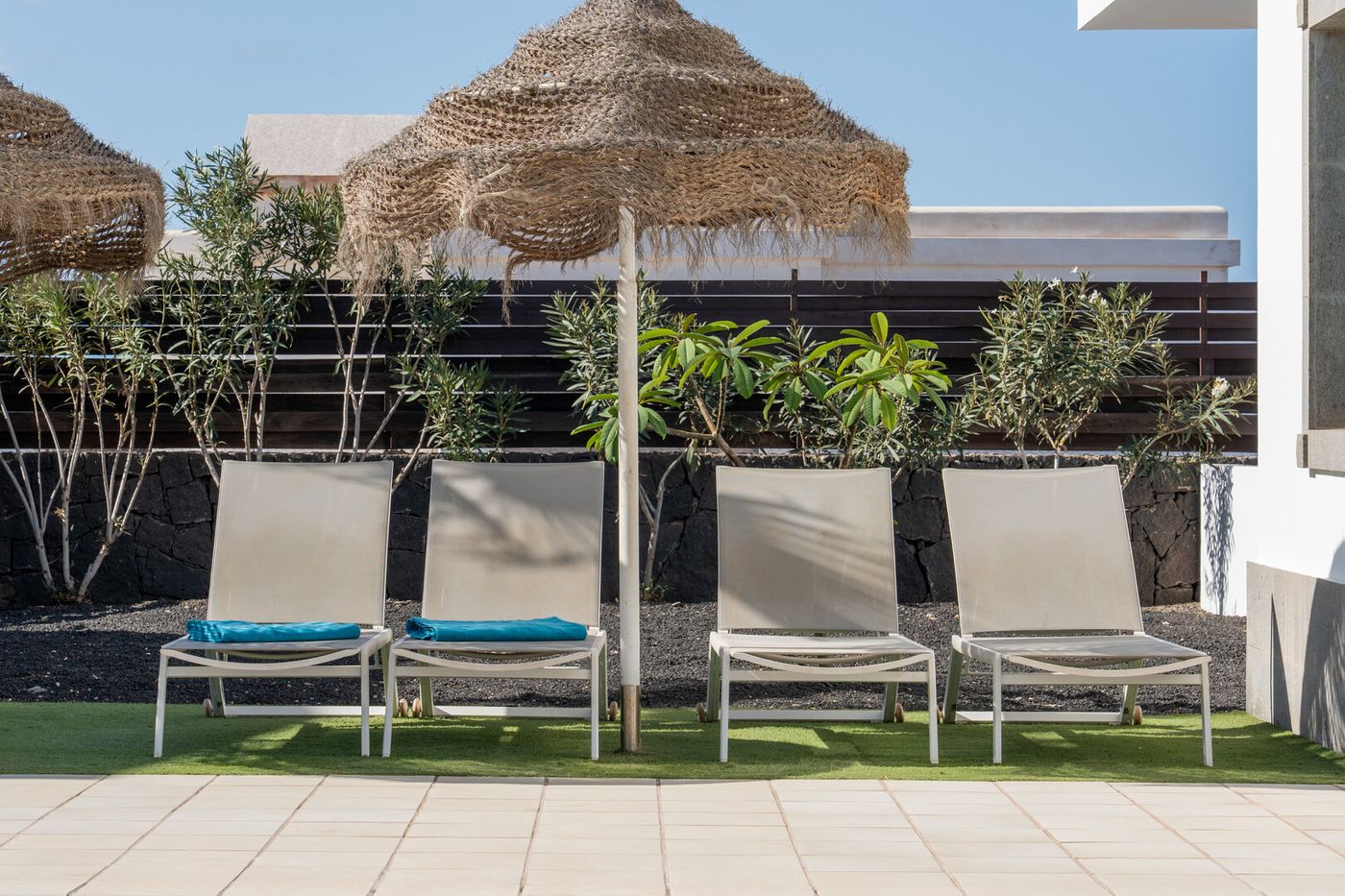 VILLAS PLAYA BLANCA BEACH MATE