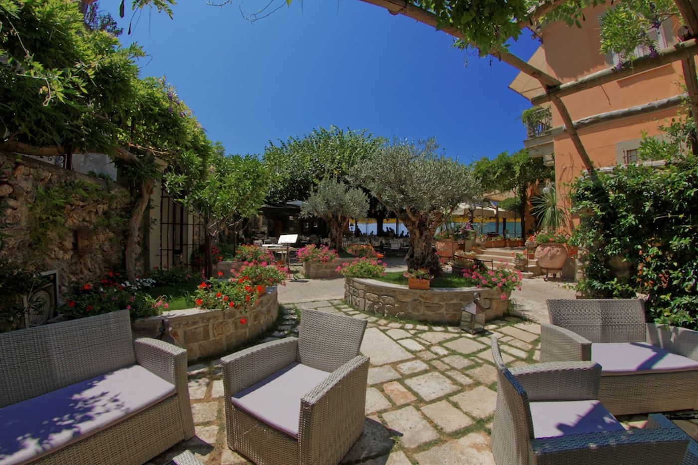 expedia-3166407-9