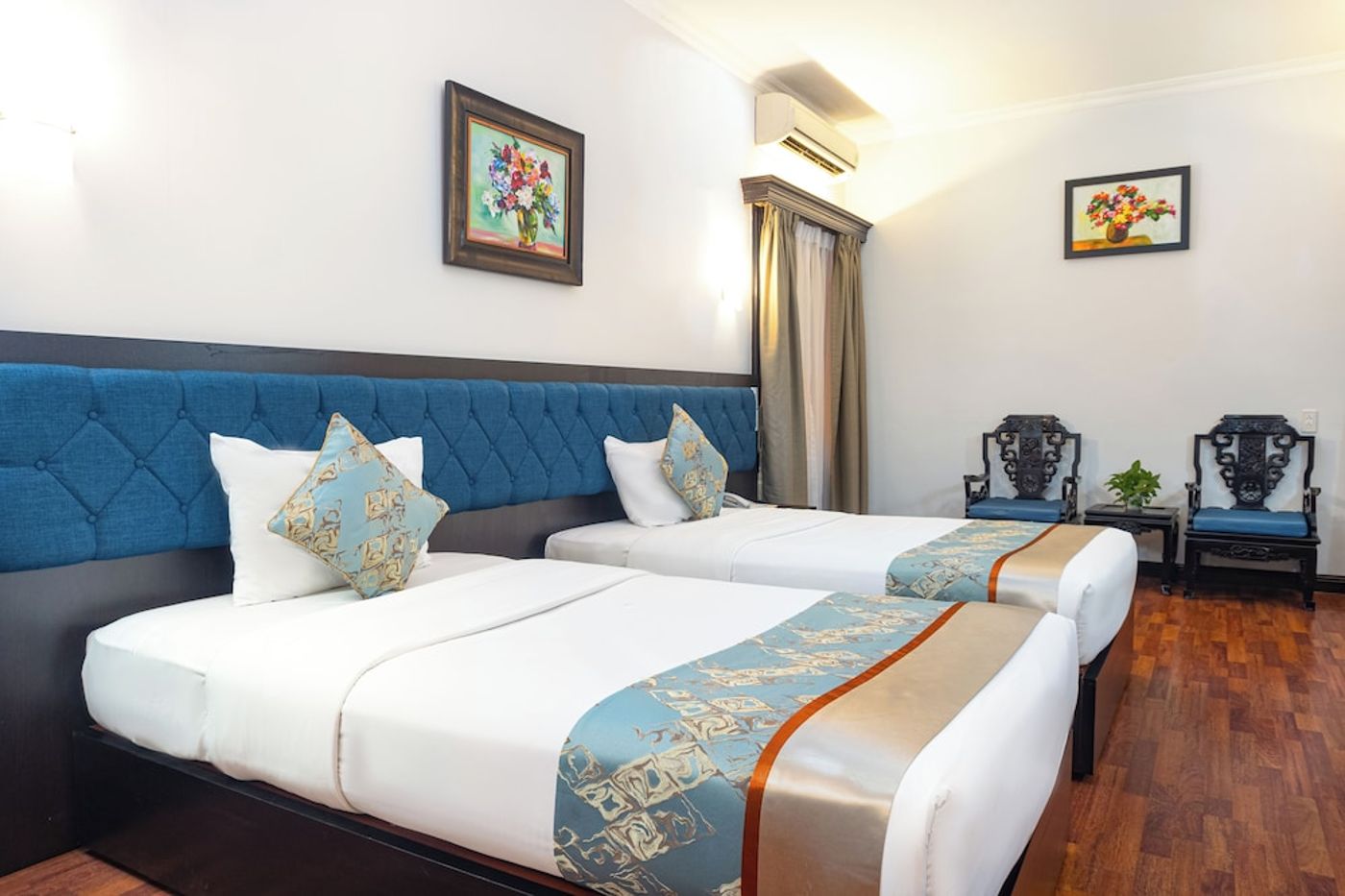 expedia-3165524-30