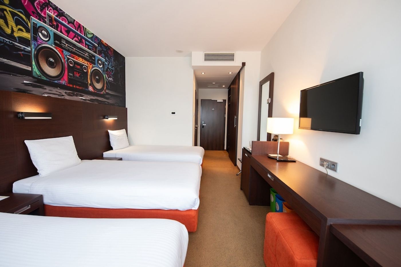 expedia-3163959-16