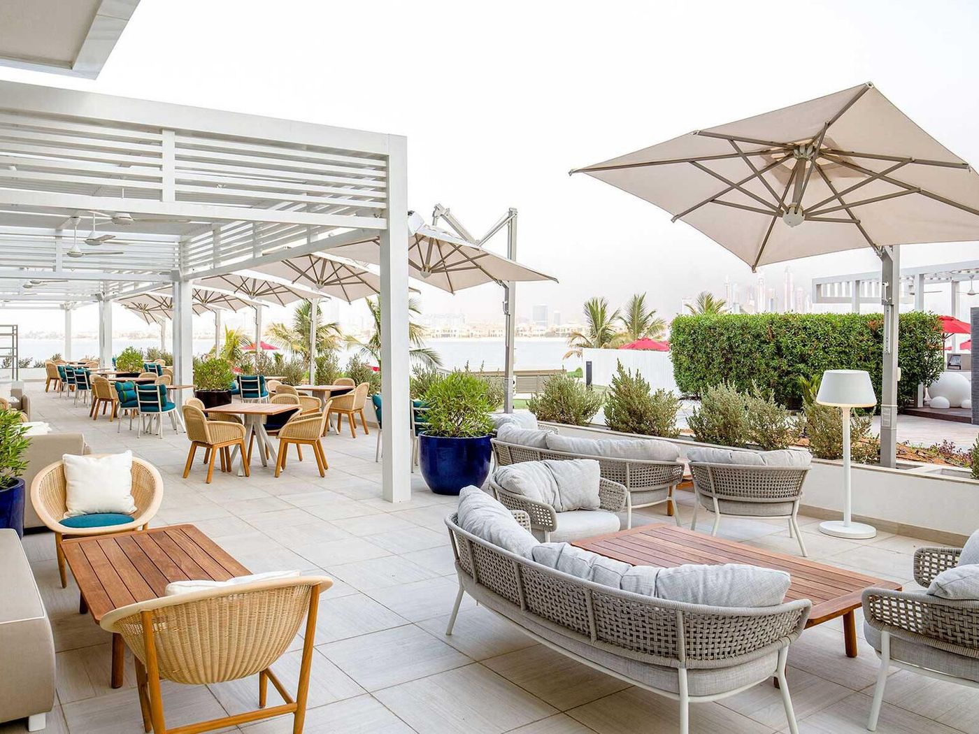 Th8 Palm Dubai Beach Resort 02.03