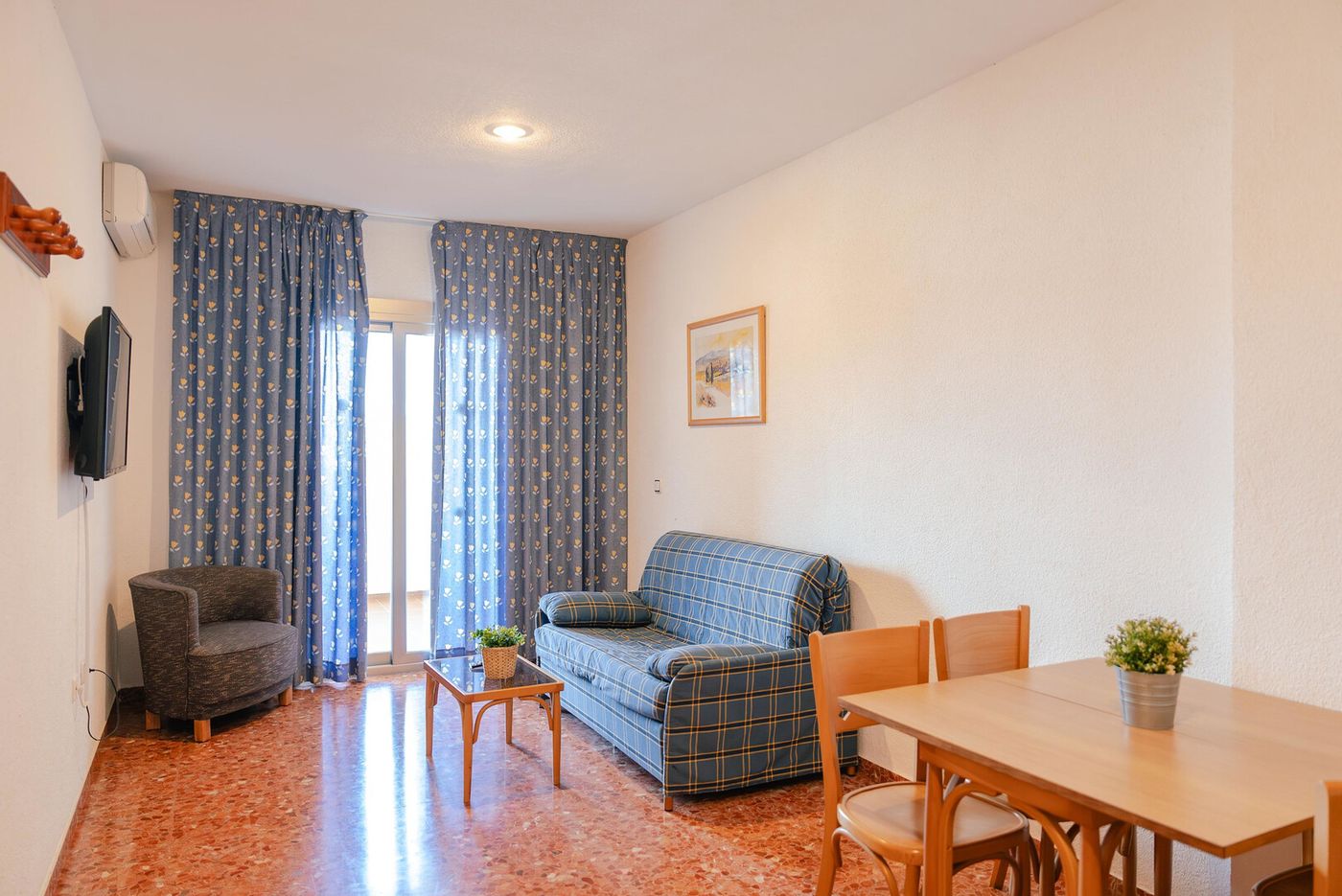 26.05.26 Port Europa Aparthotel