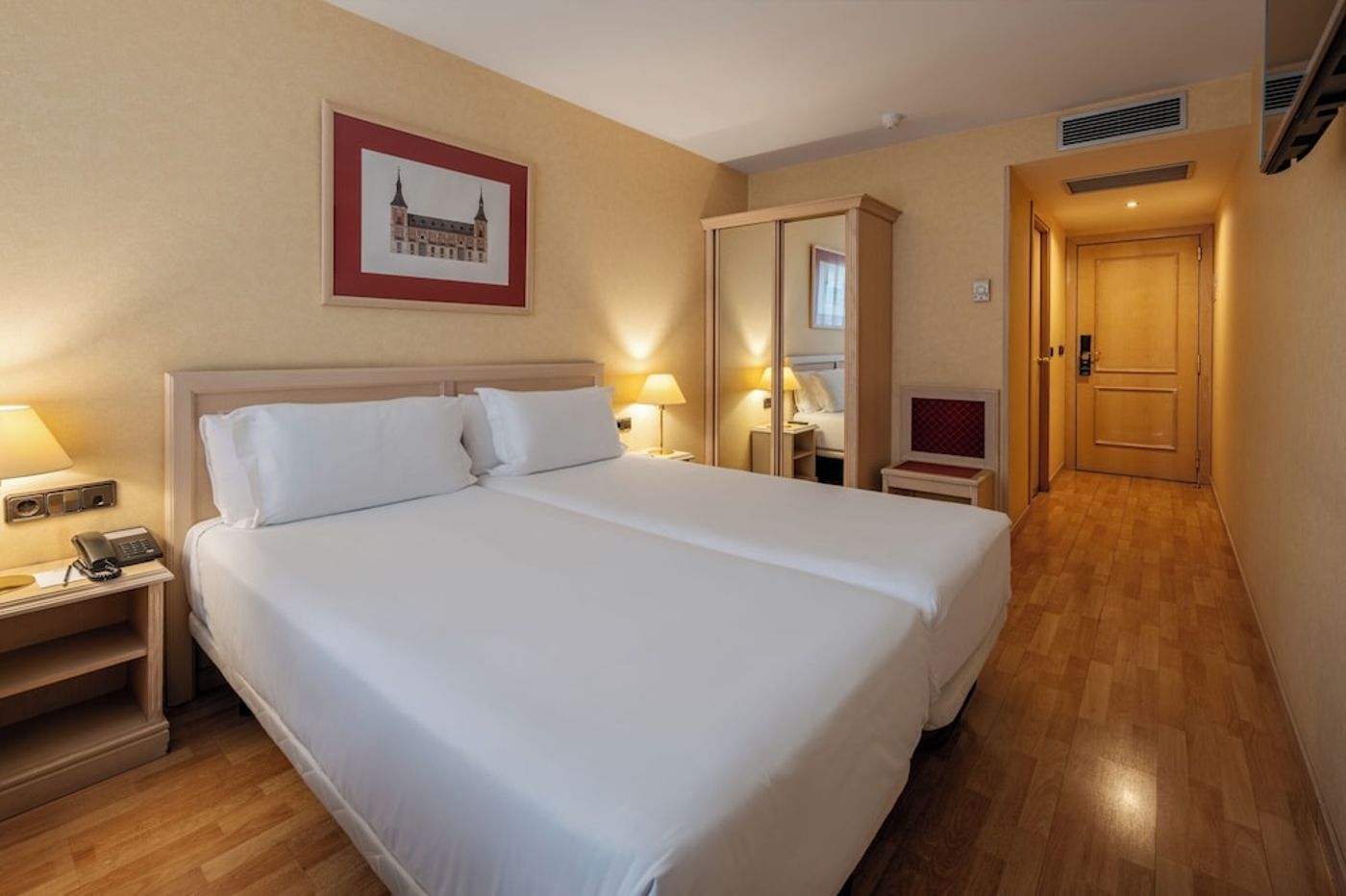 expedia-3165093-15