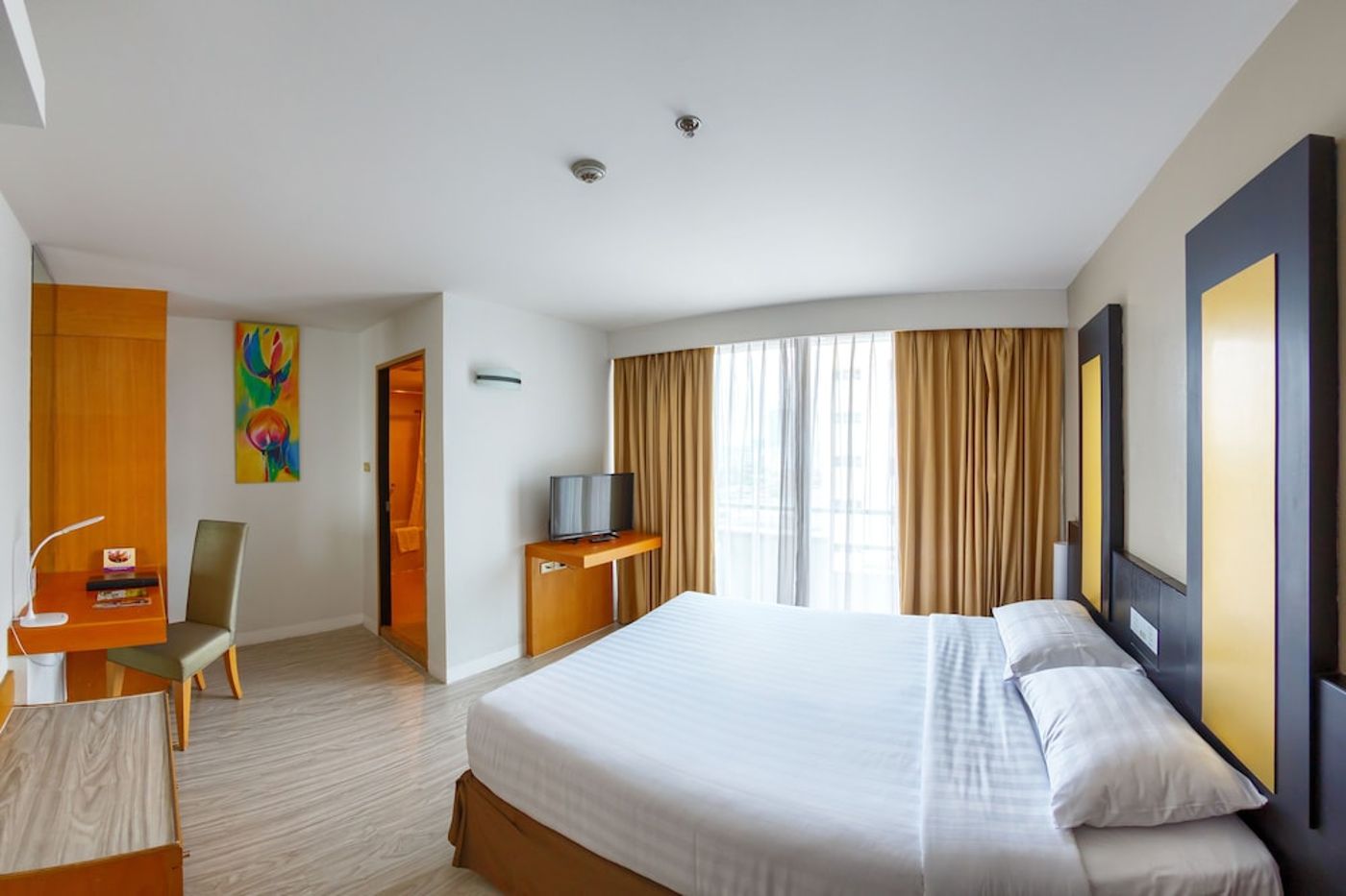 expedia-3165095-18