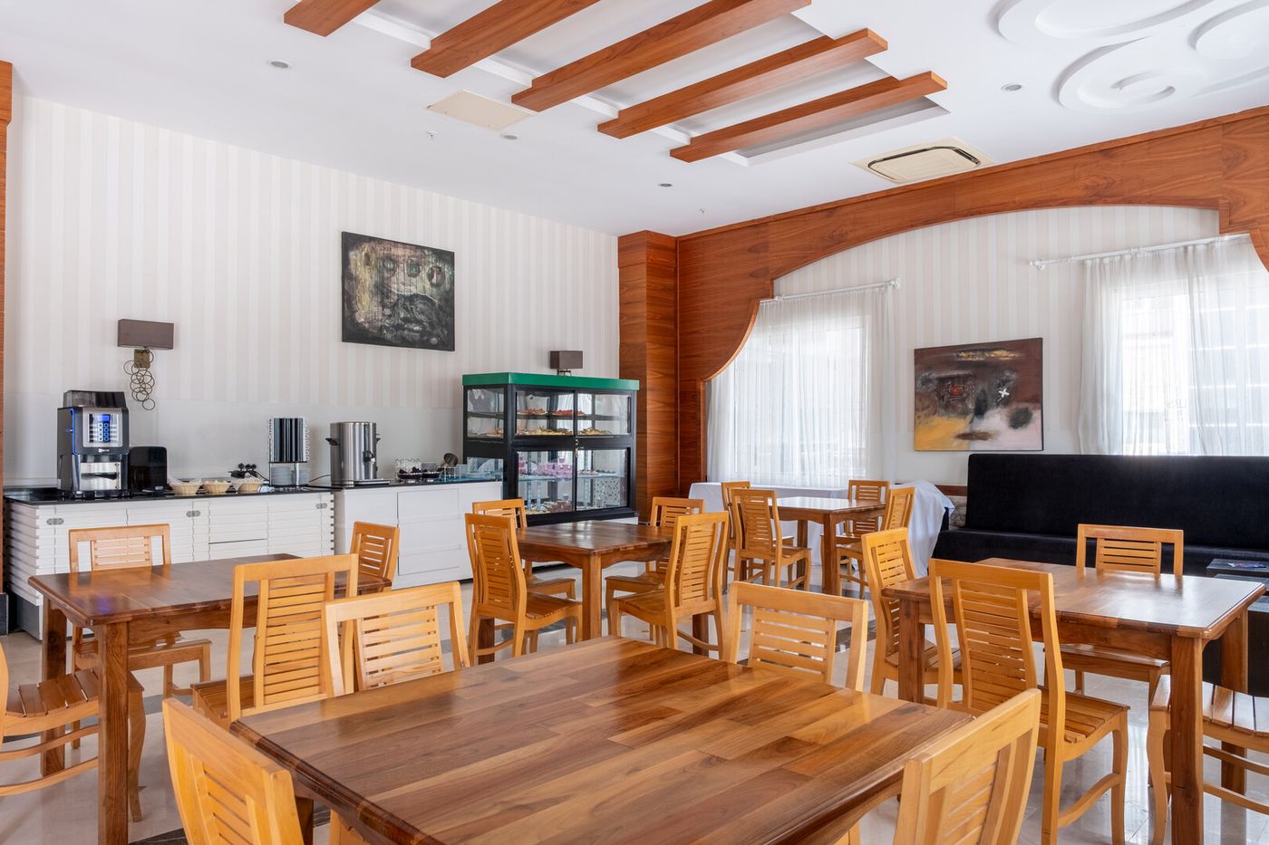 Lake & Riverside Hotel & Spa