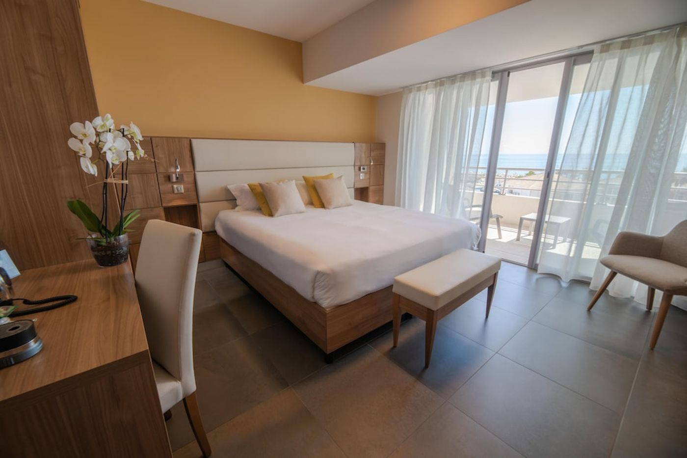 expedia-3157823-24