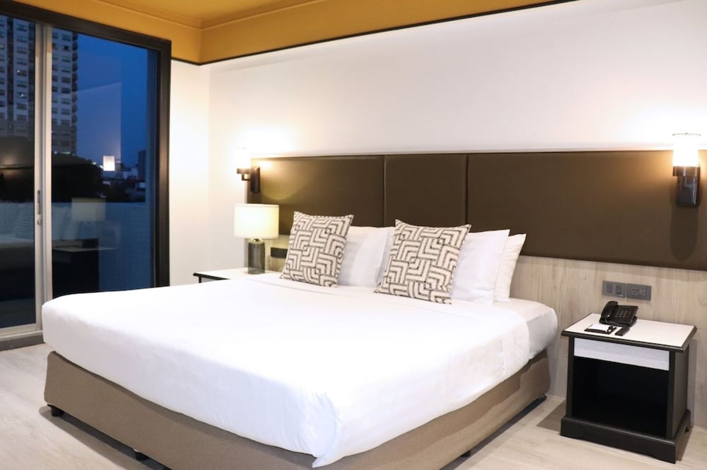 expedia-3158139-8