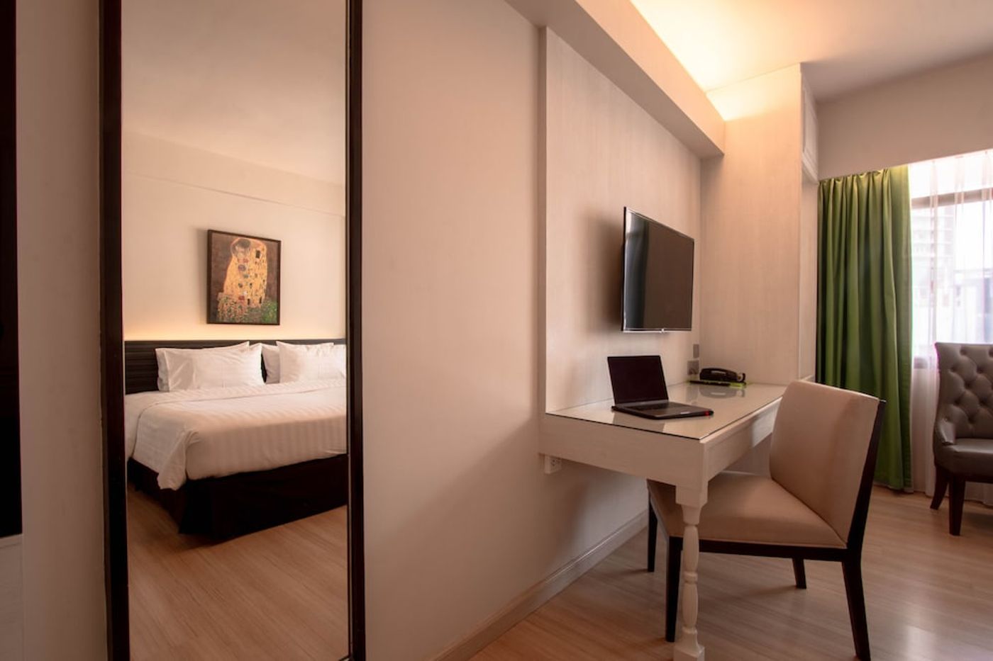 expedia-3162897-11