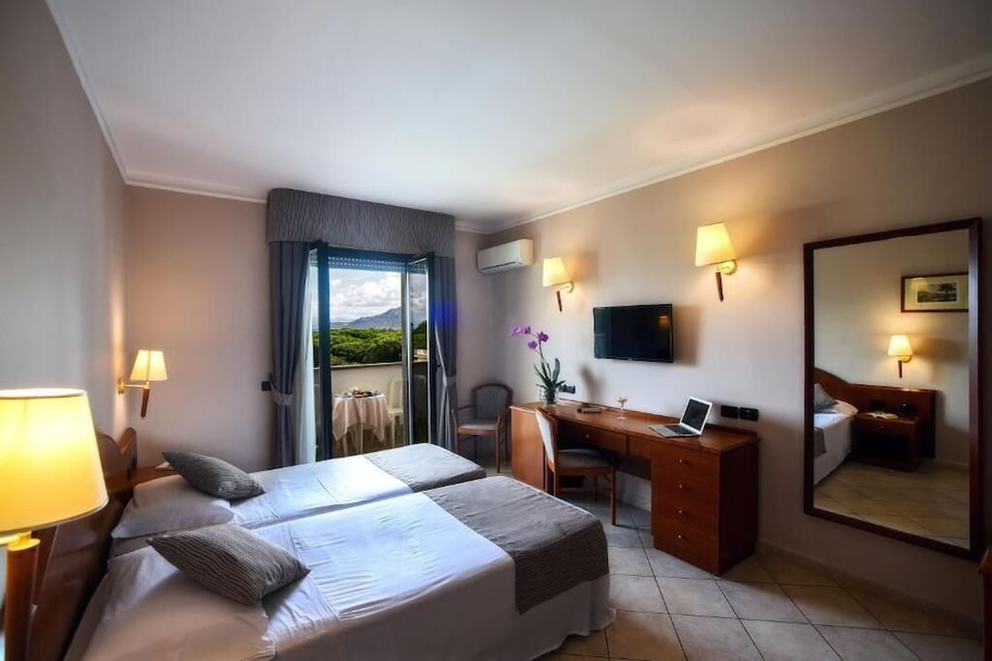 expedia-3166390-2