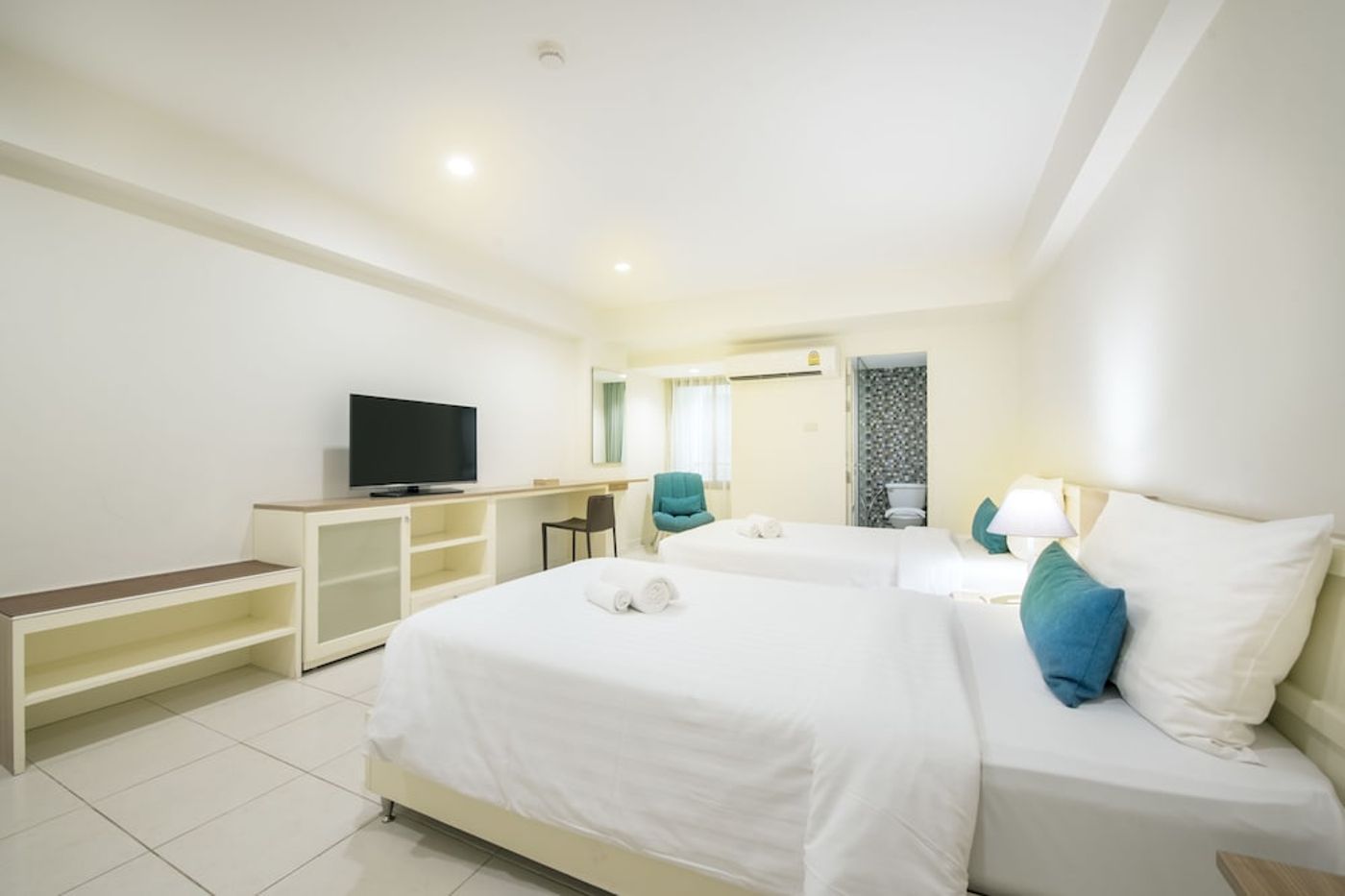 expedia-3162831-16