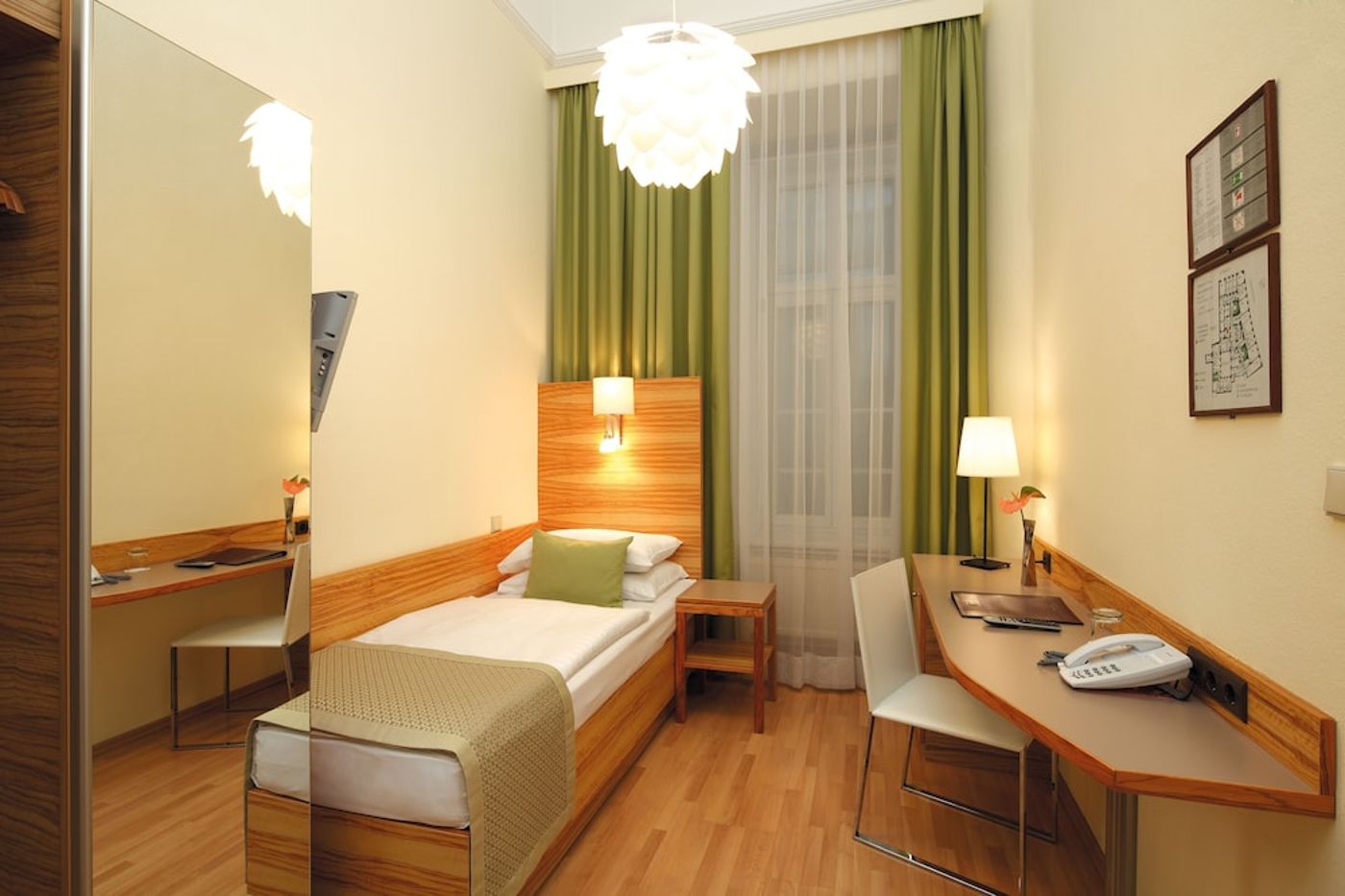 expedia-3164037-13