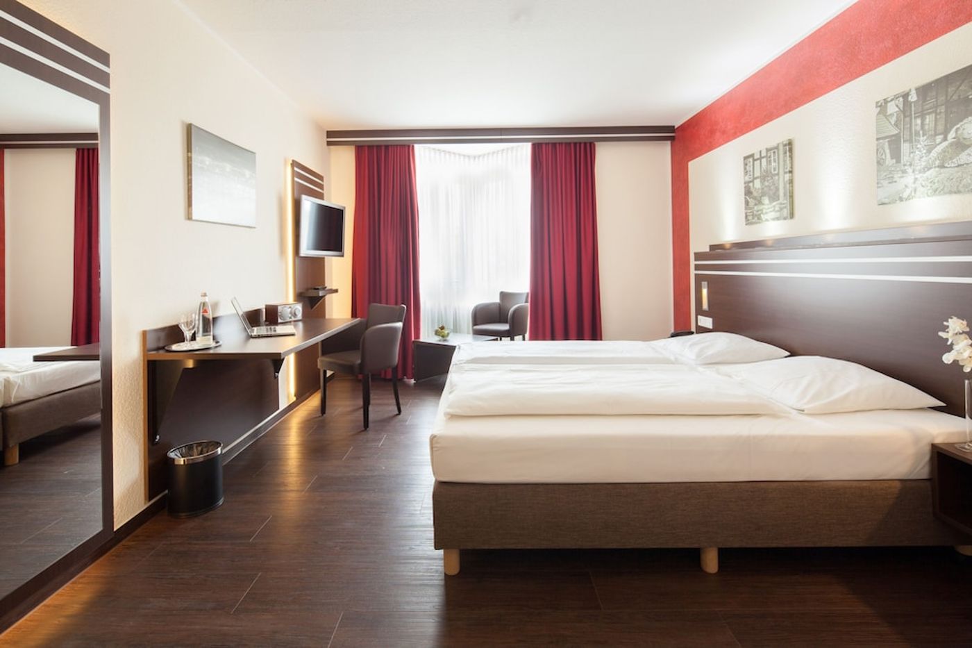 expedia-3165935-5