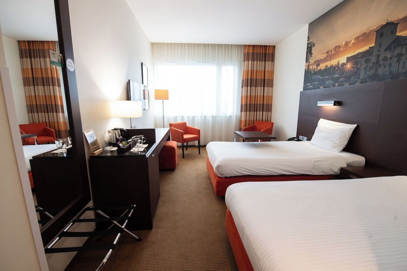 expedia-3163959-11