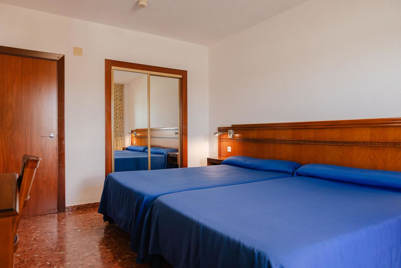 26.05.26 Port Europa Aparthotel