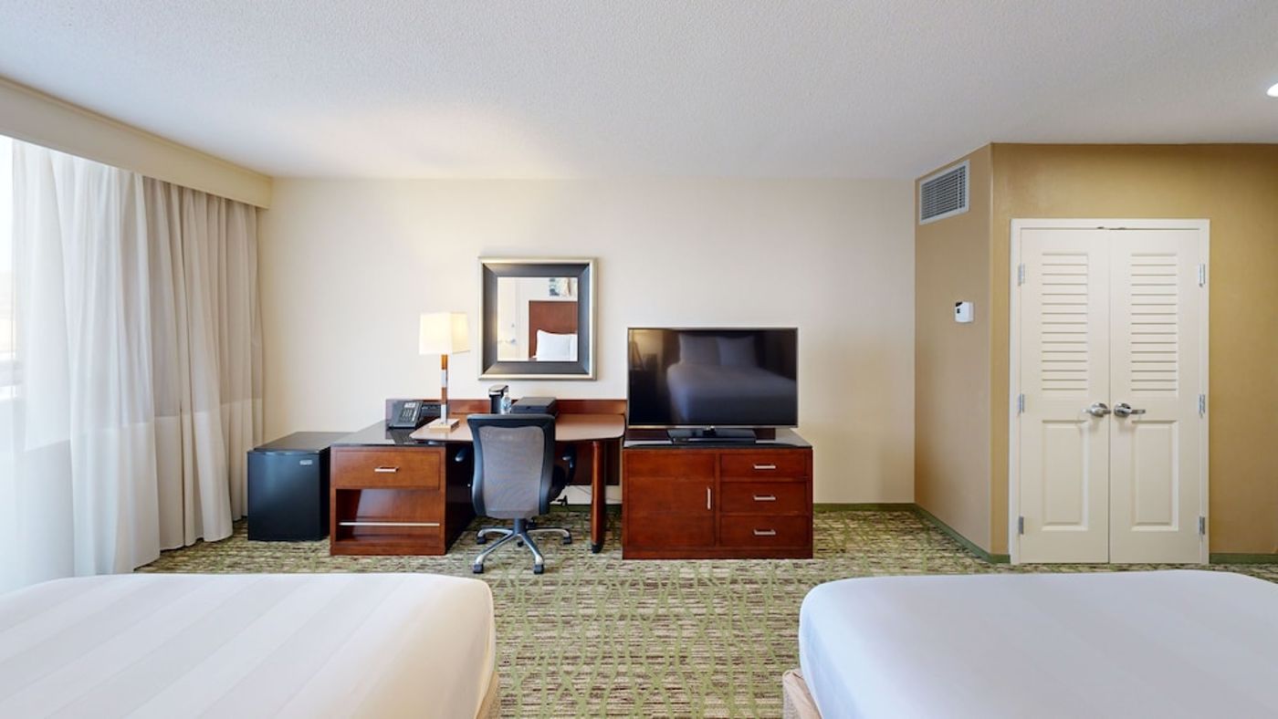 expedia-3162036-29