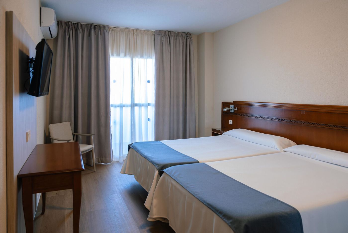 26.05.26 Port Europa Aparthotel