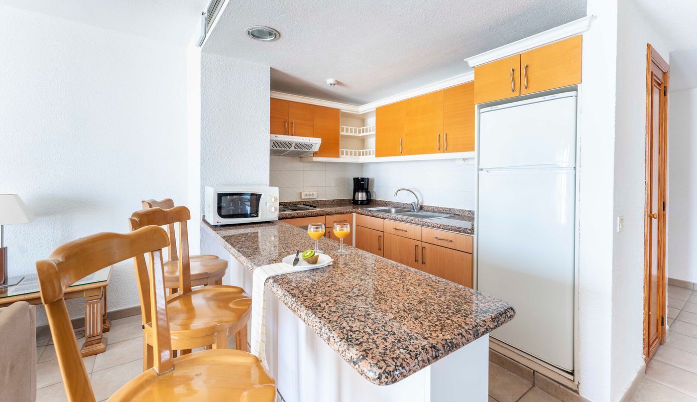 15.12.25 ONA Beverly Hills Suites