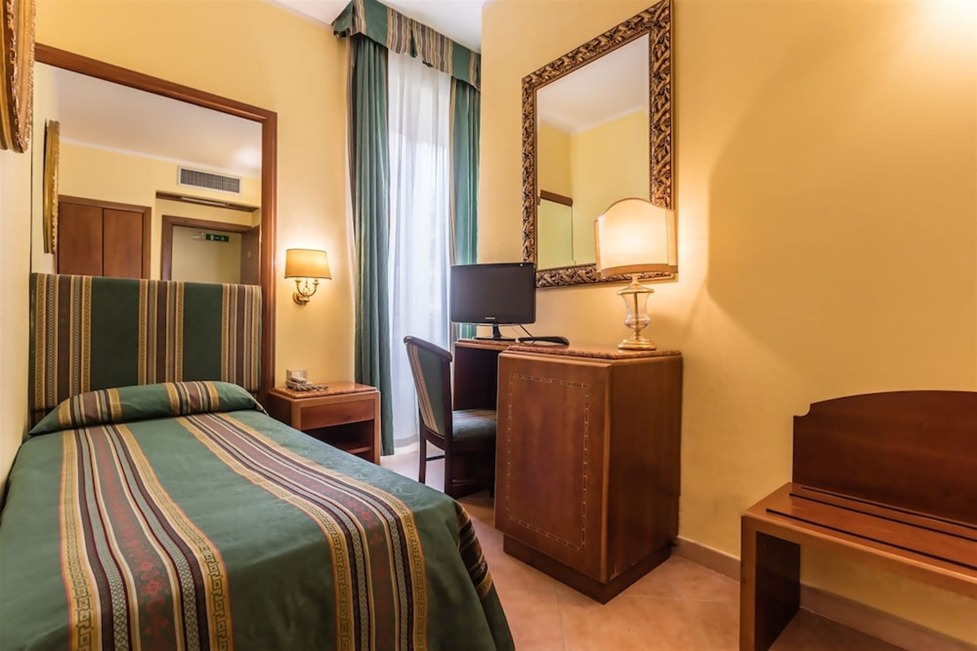 expedia-3163328-9