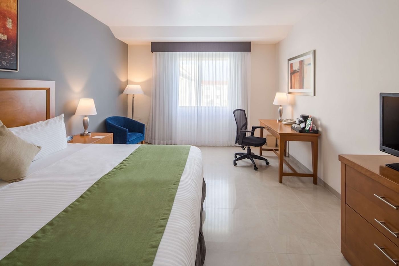 expedia-3166539-4
