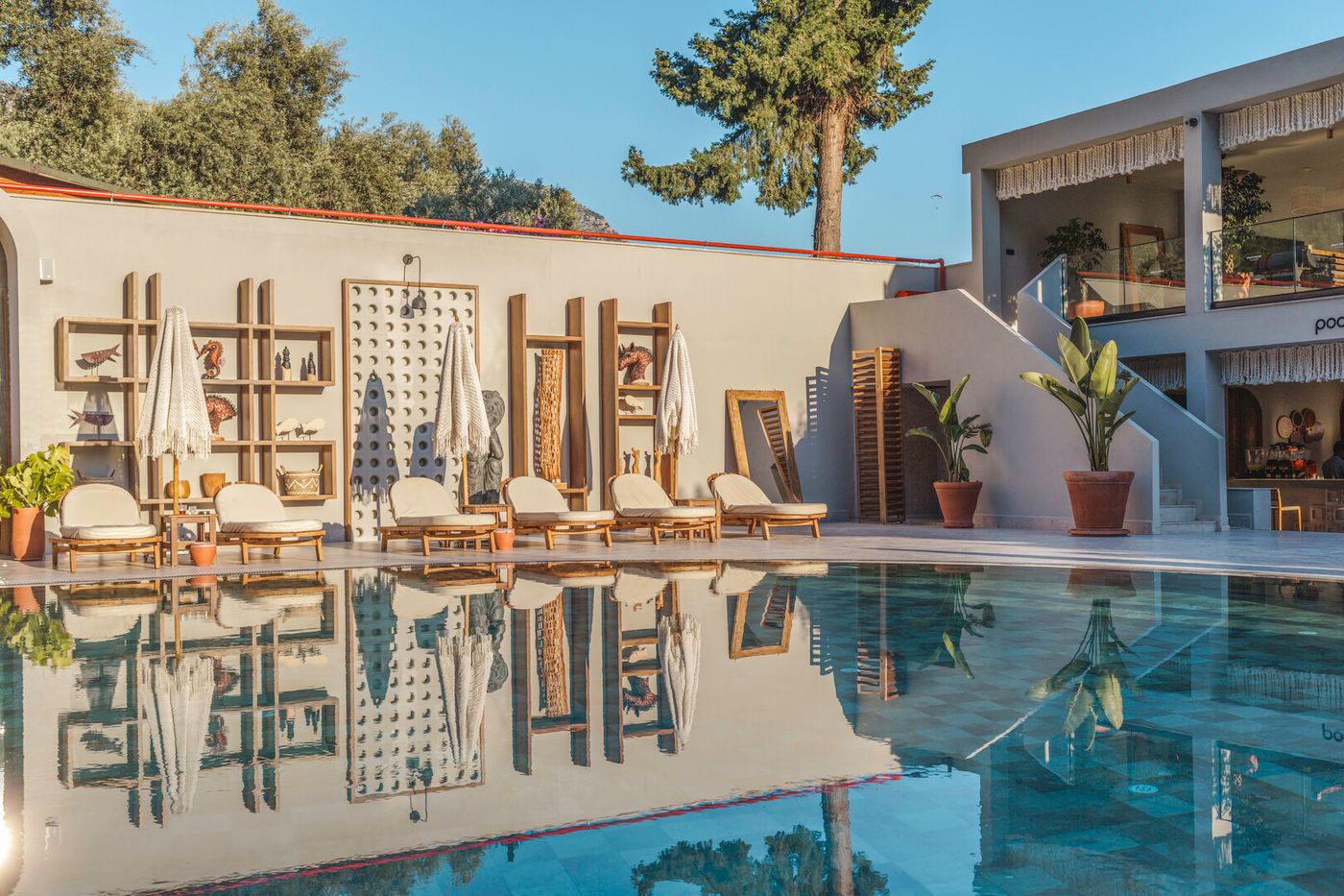 Meri Hotel