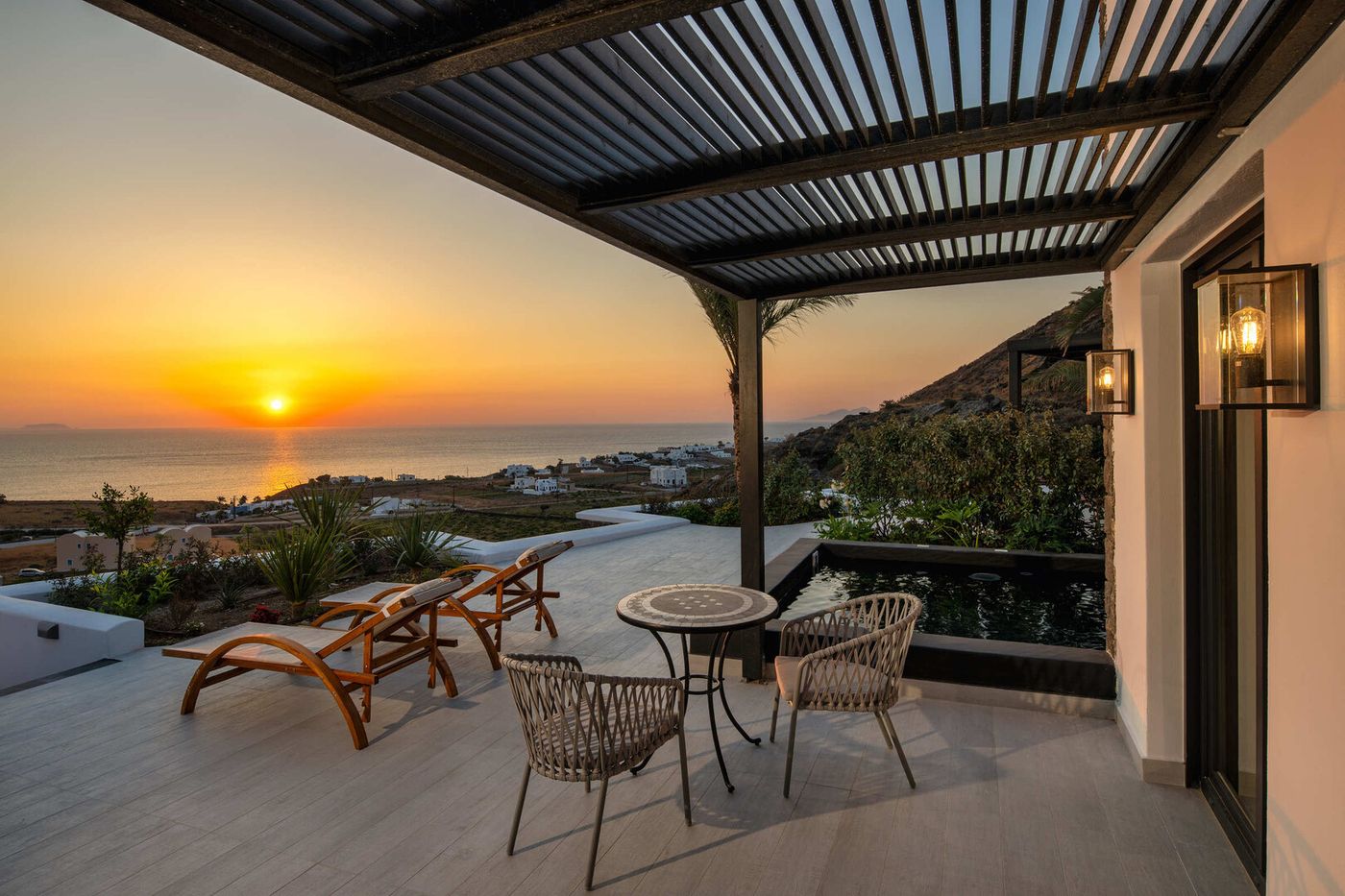 Superior Suite (SeaView, Private Pool ) (1).jpg