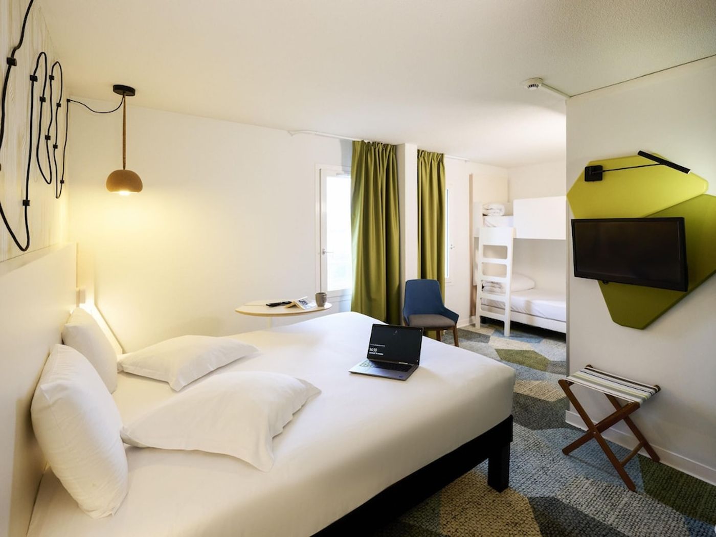 expedia-3162960-18