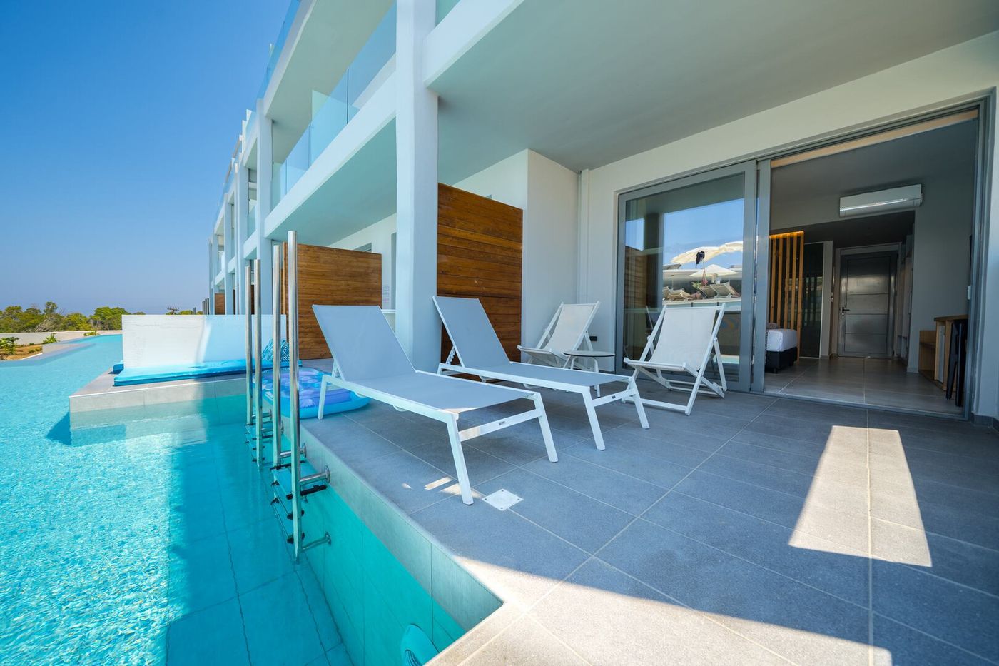 Harmony Crest Resort - Adults Only