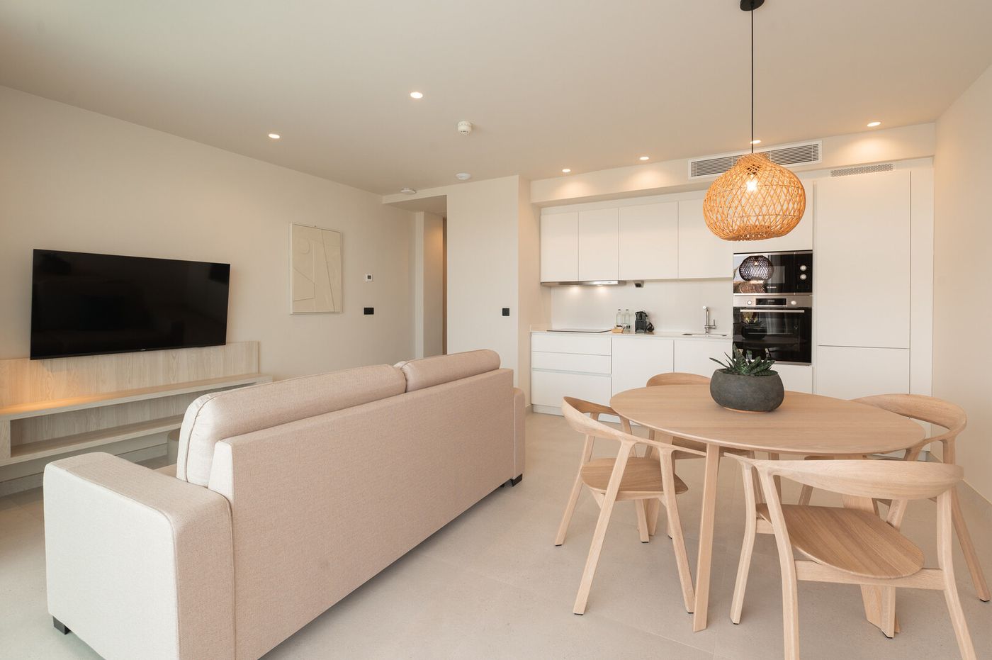 31.03.26 Hotel Amarilla Golf Residences