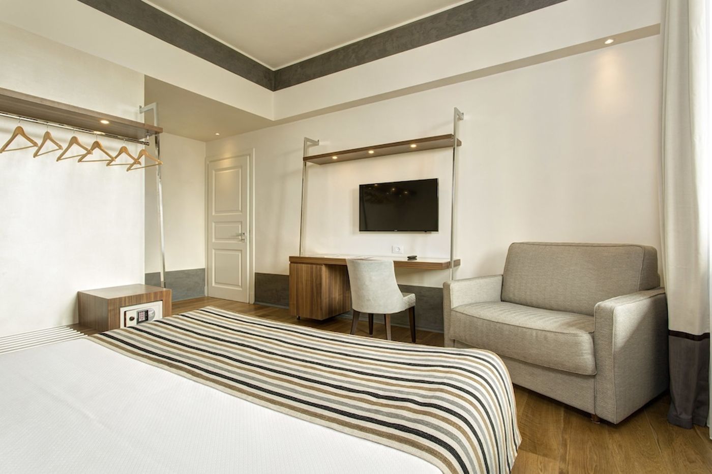 expedia-3159348-25