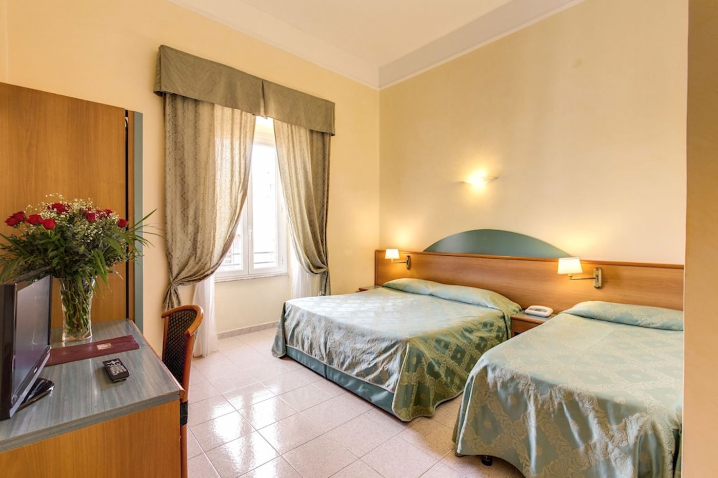 expedia-3163340-25