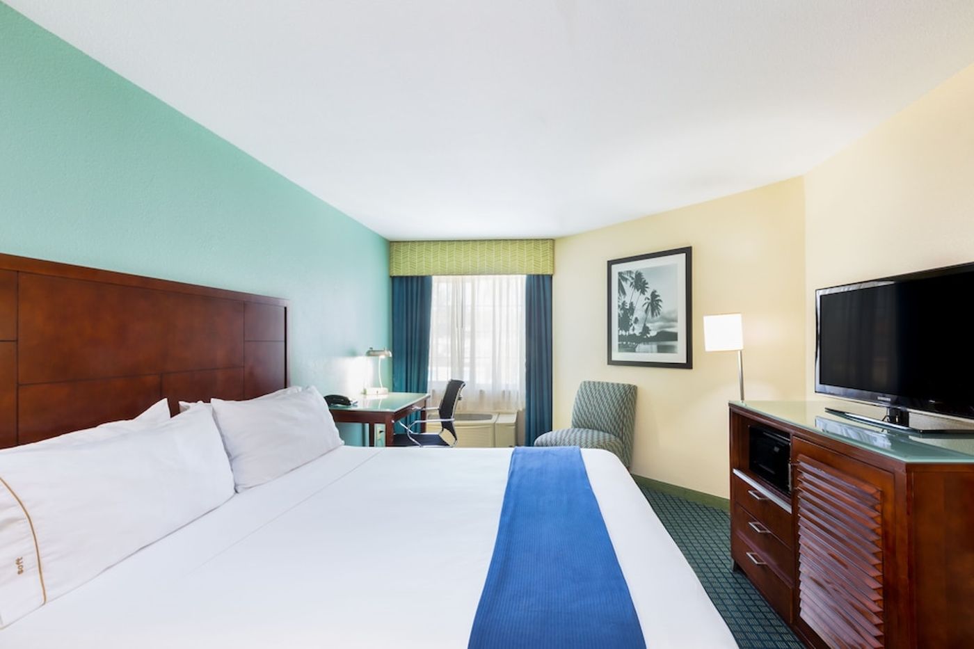 expedia-3158937-9