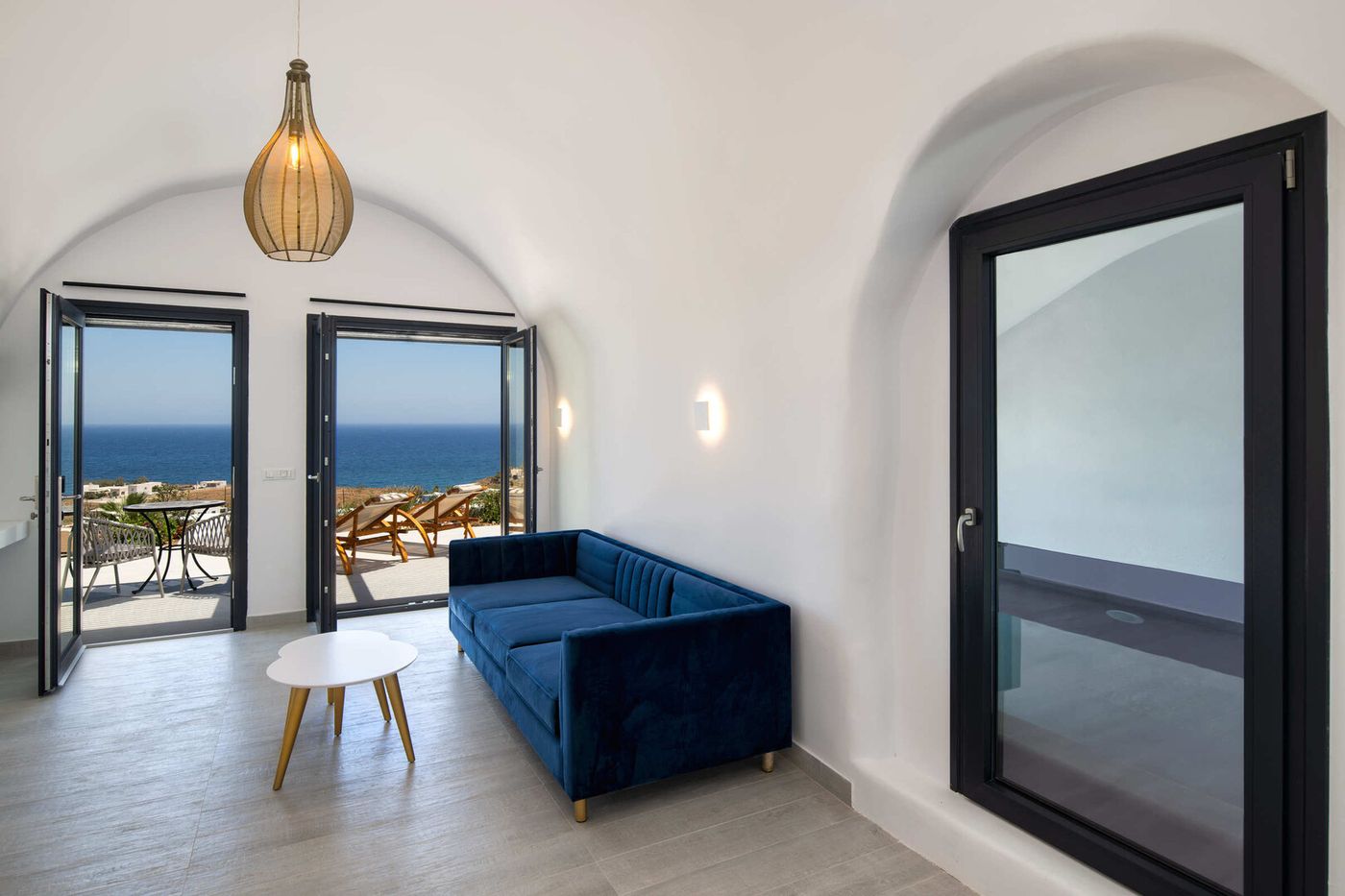 Superior Suite (SeaView, Private Pool ) (3).jpg