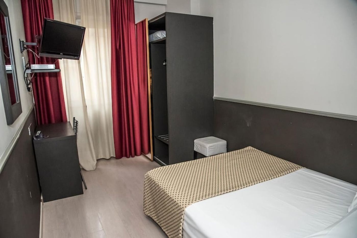 expedia-3163495-12