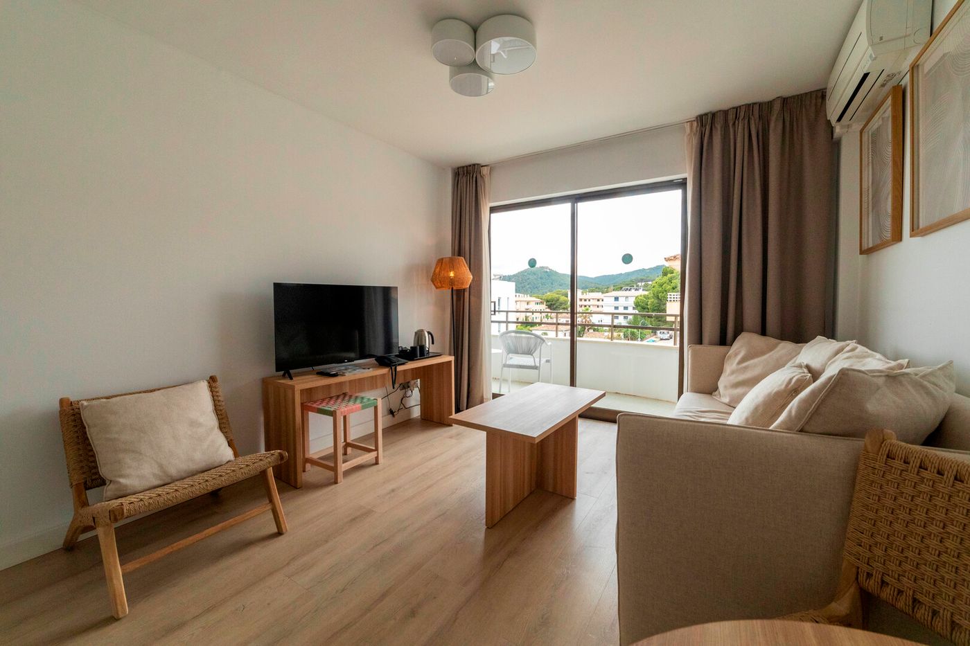 24.06.26 Flacalco Hotels & Apartments