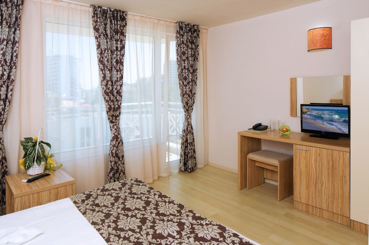 expedia-3166115-24