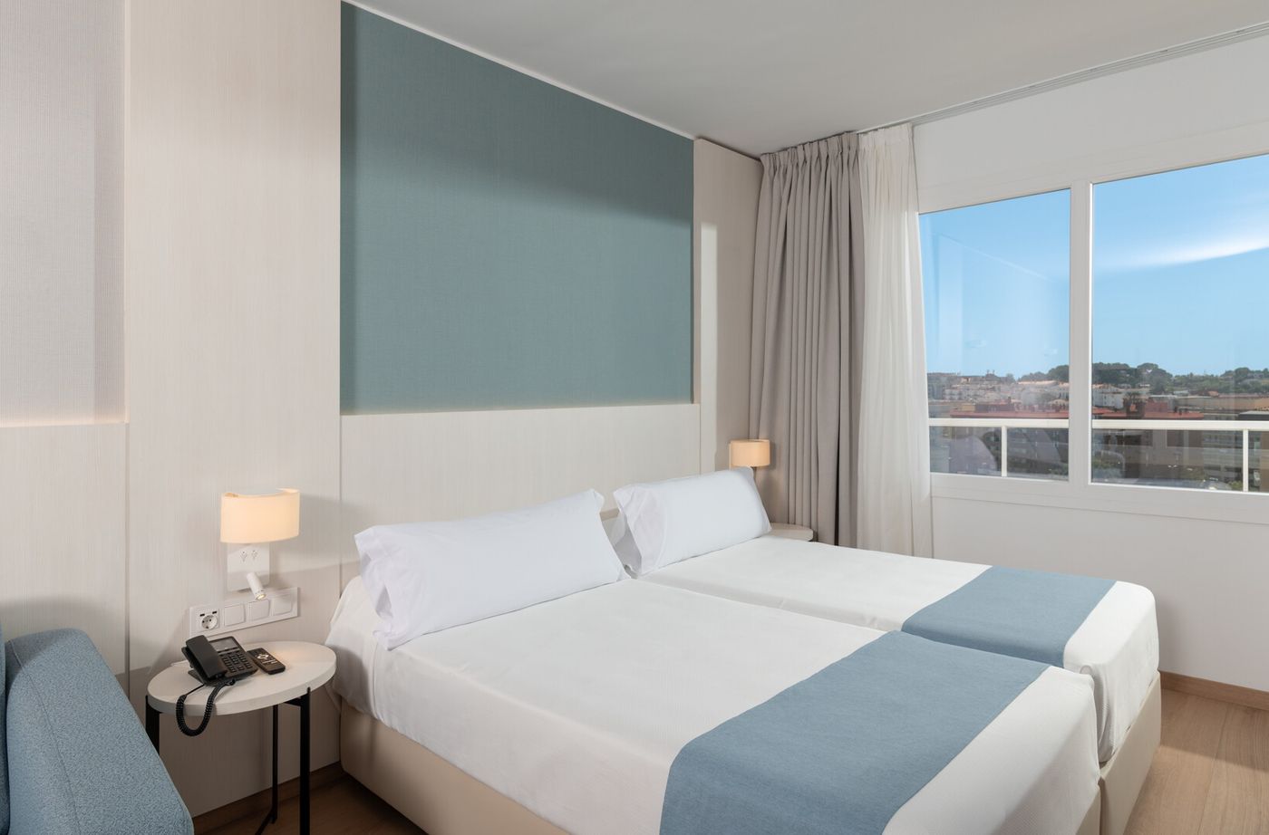 14.07.26 Costa Encantada- suite