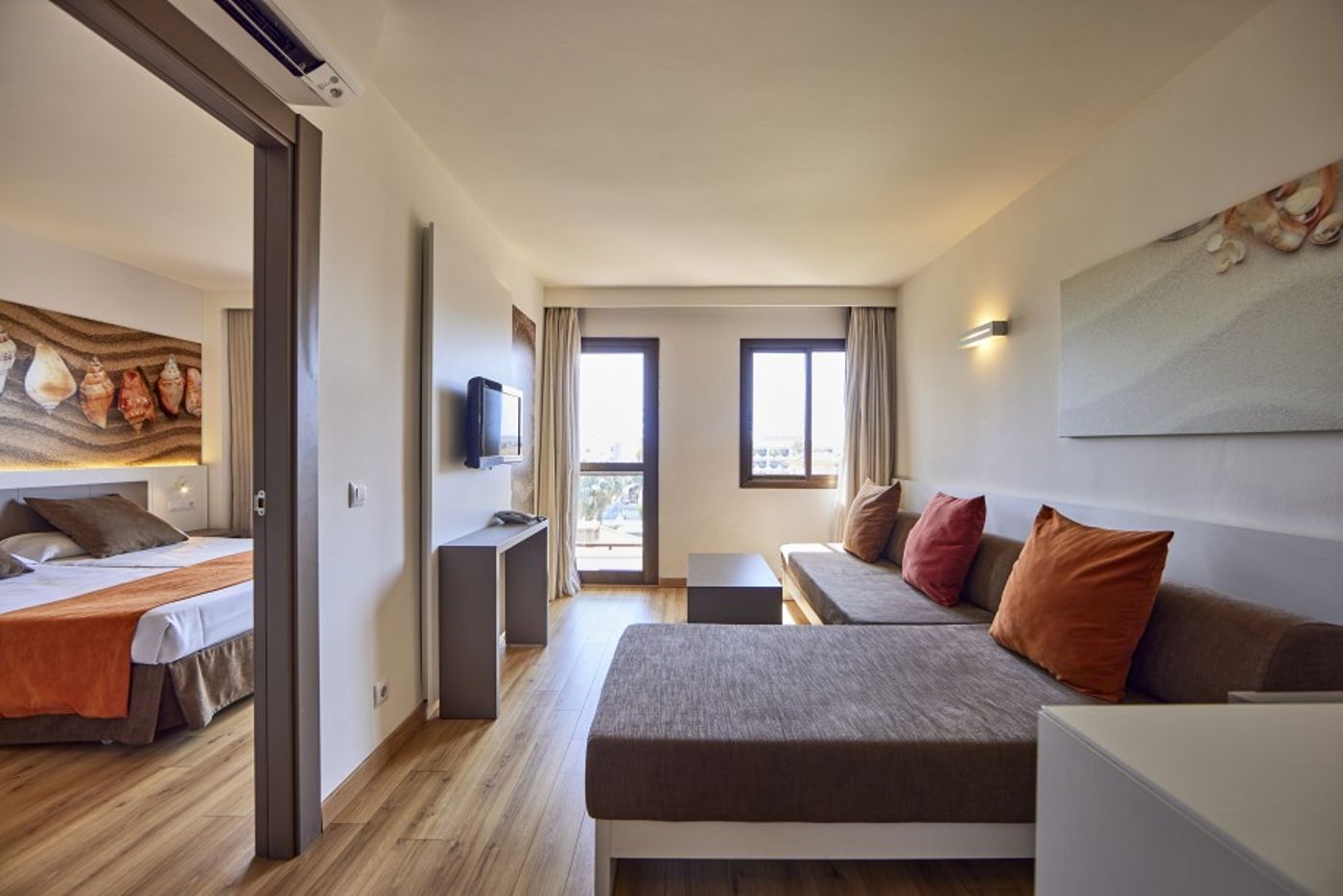 20.04.26 Apartamentos Jade