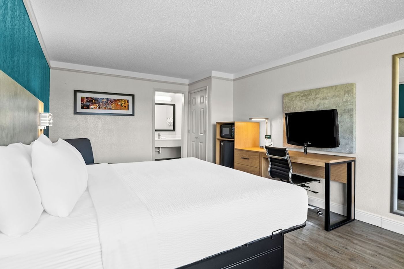 expedia-3165907-16