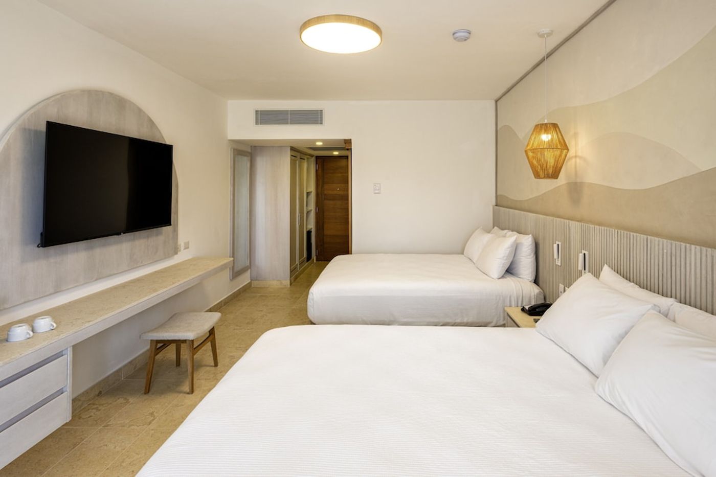 expedia-3166823-26