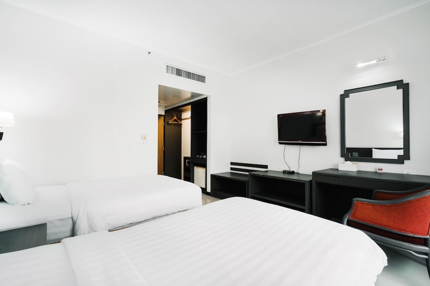 expedia-3162818-19