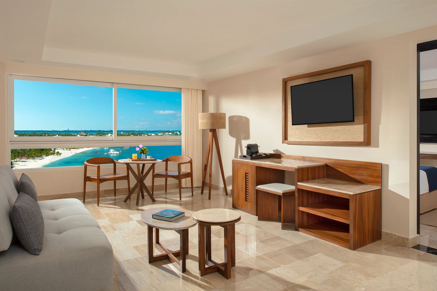  Dreams Sands Cancun Resort & Spa 27.08