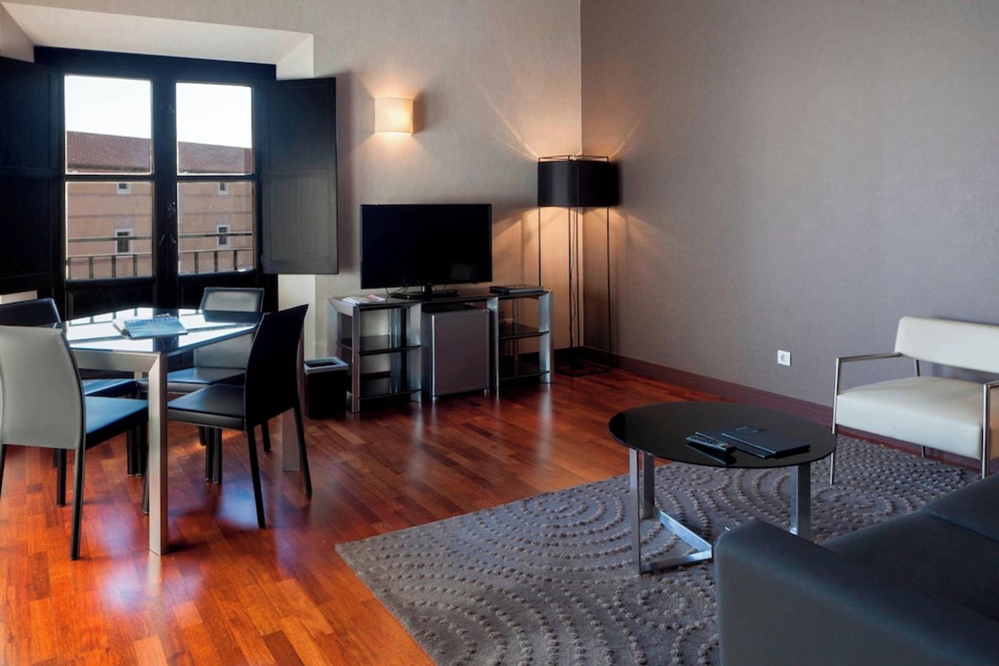 expedia-3159678-30