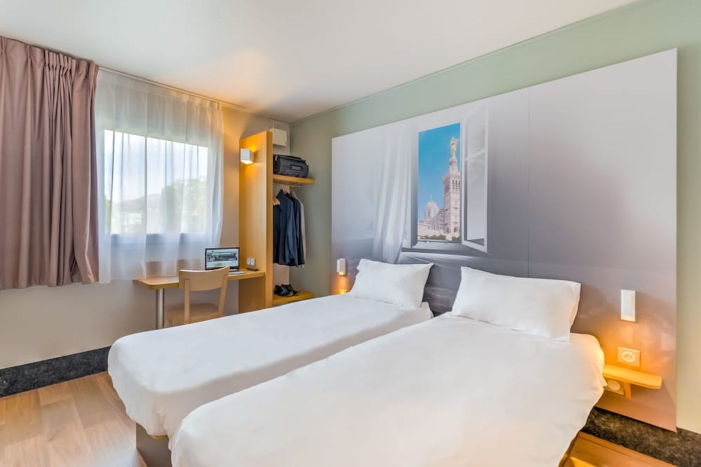expedia-3165767-9