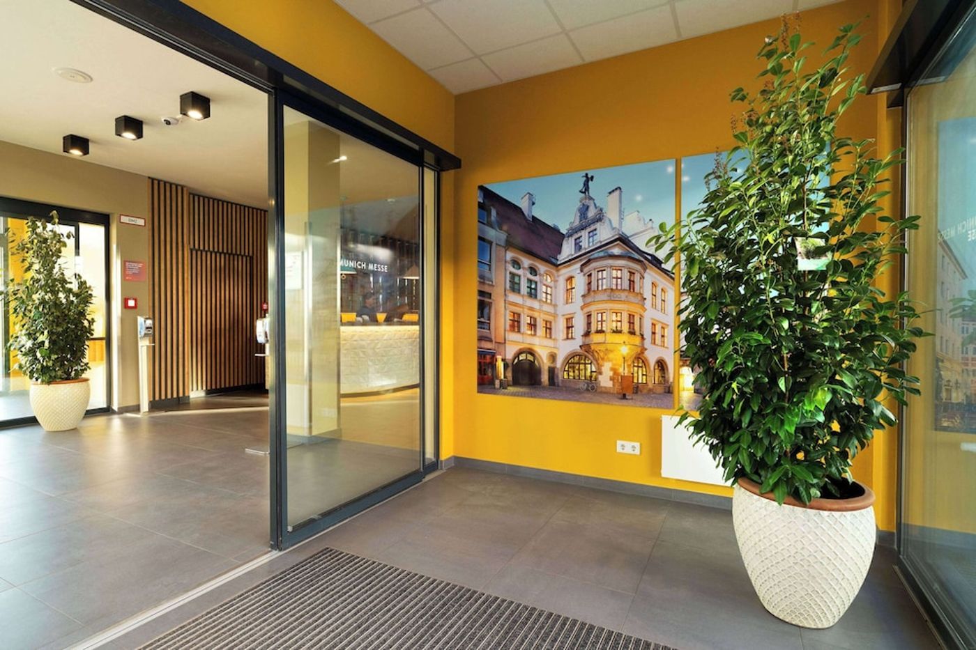 expedia-3166155-4