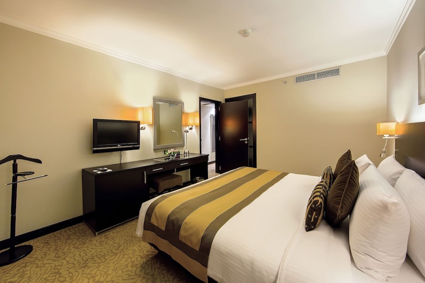 expedia-3166479-25