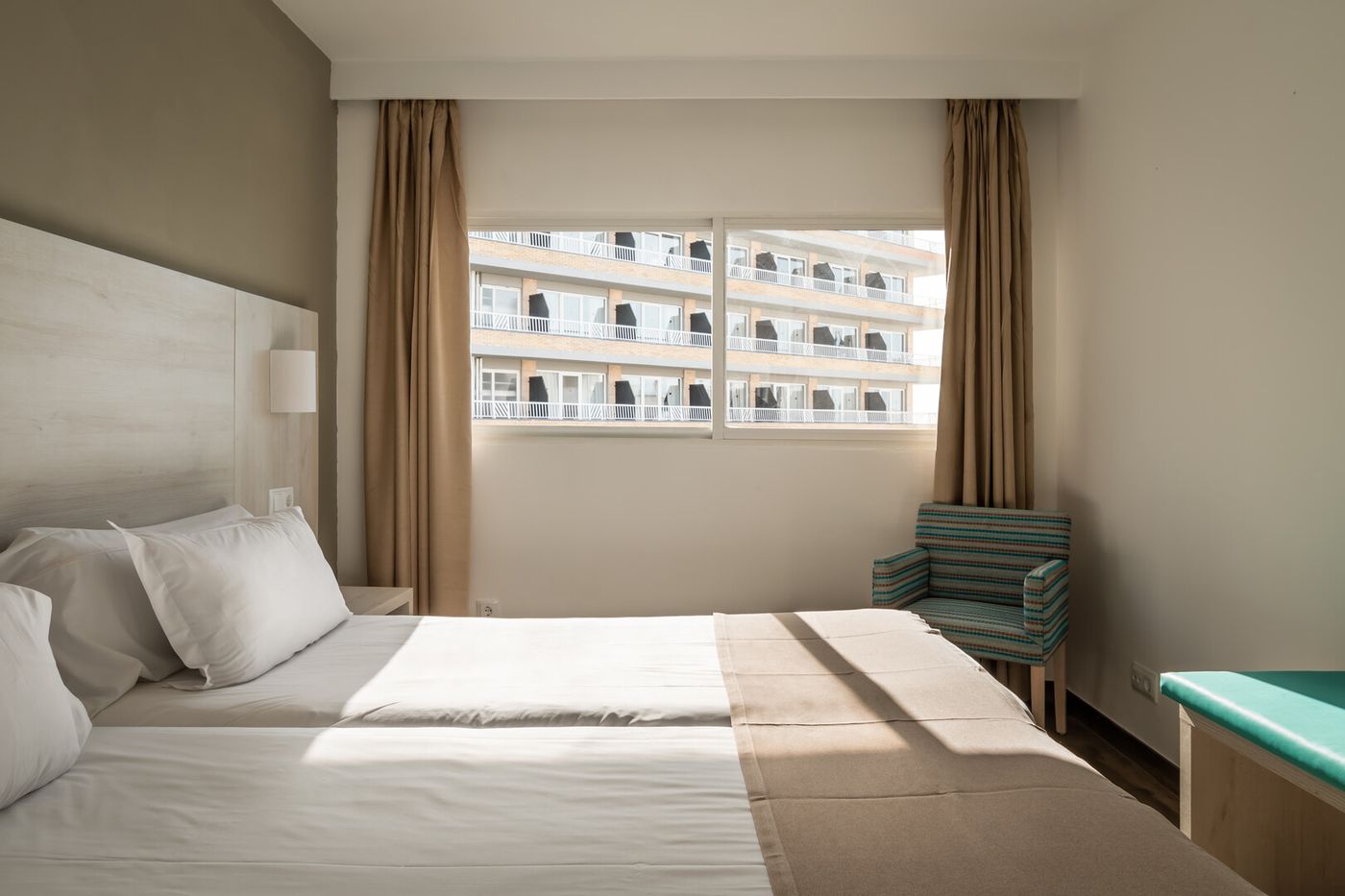 13.05. Vistasol Apartments