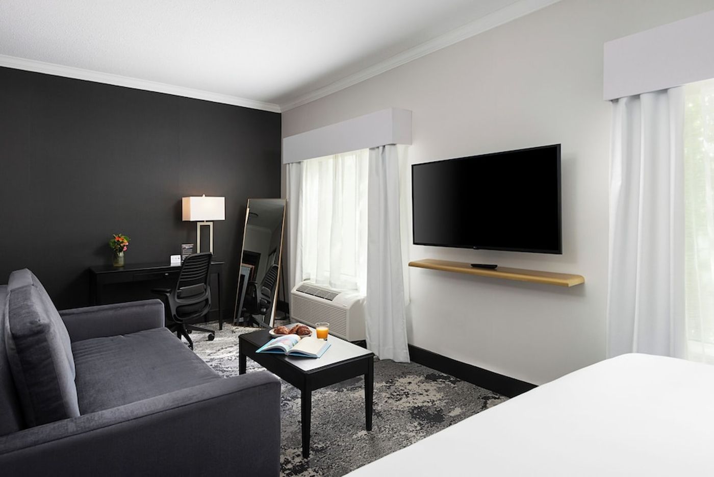 expedia-3160725-26