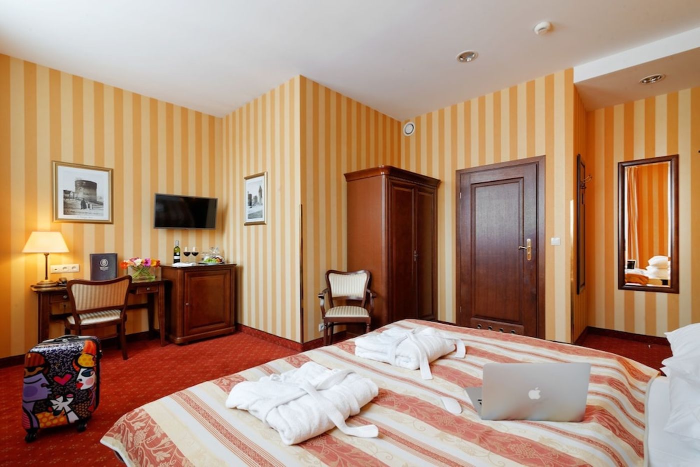 expedia-3161410-5
