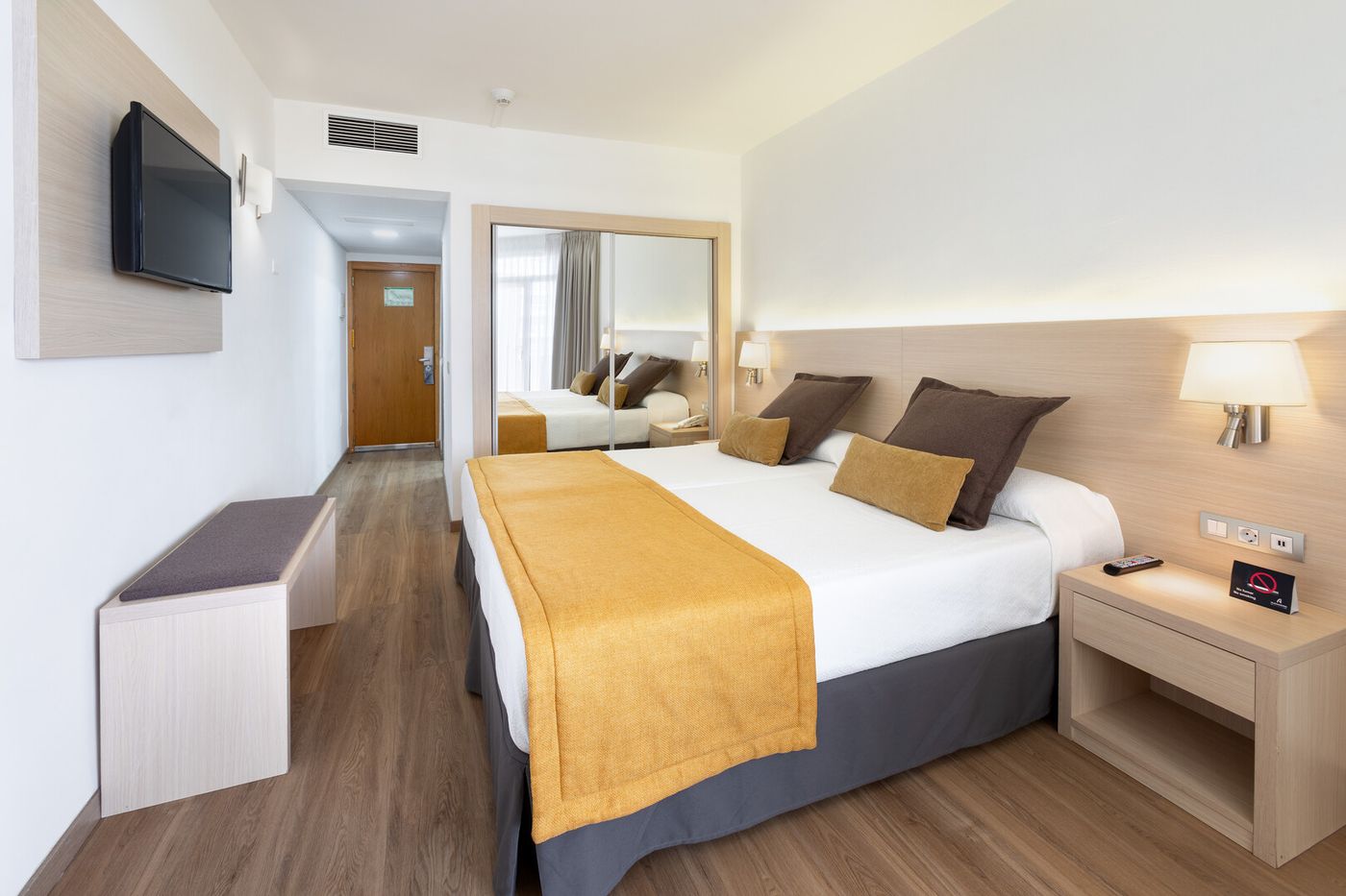 01.06.26 Alexandre Hotel Troya