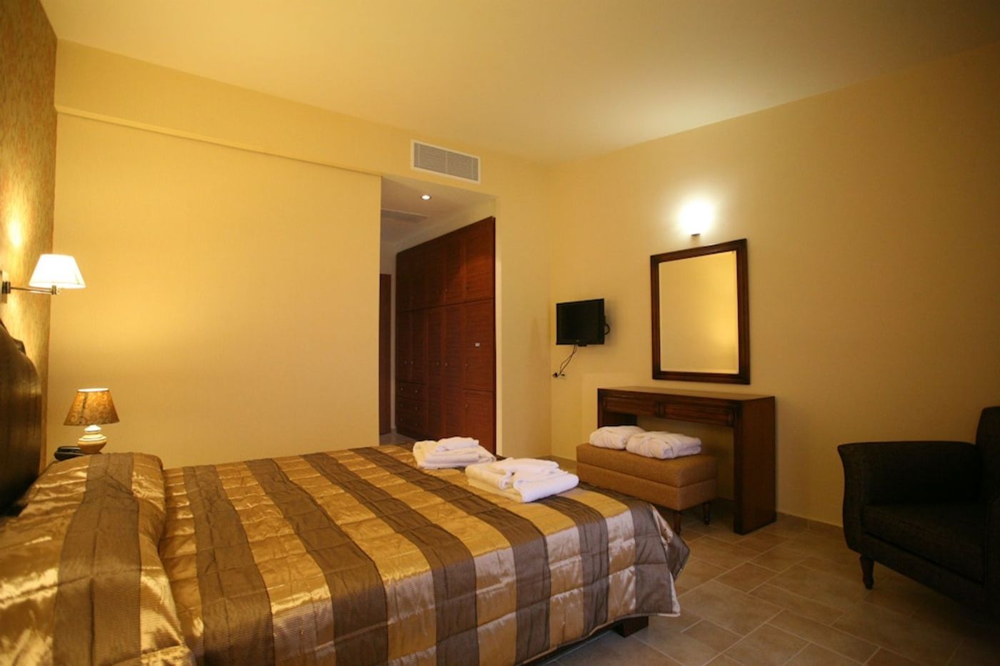 expedia-3156369-9